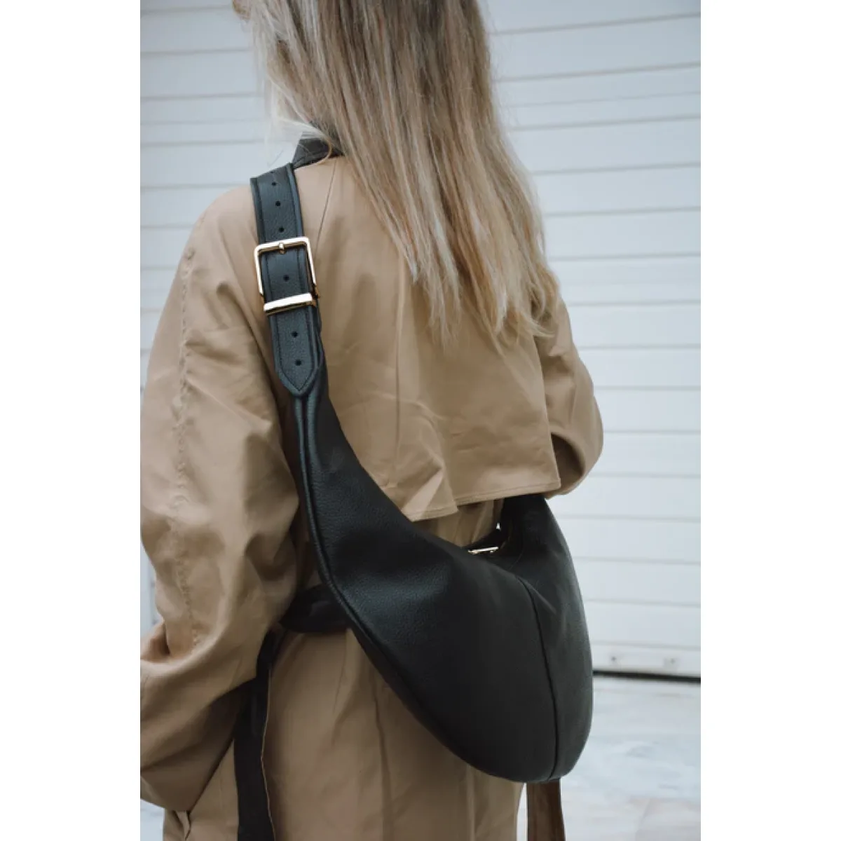 Bonendis • Ariana Leather Shoulder Bag • Black - Image 2