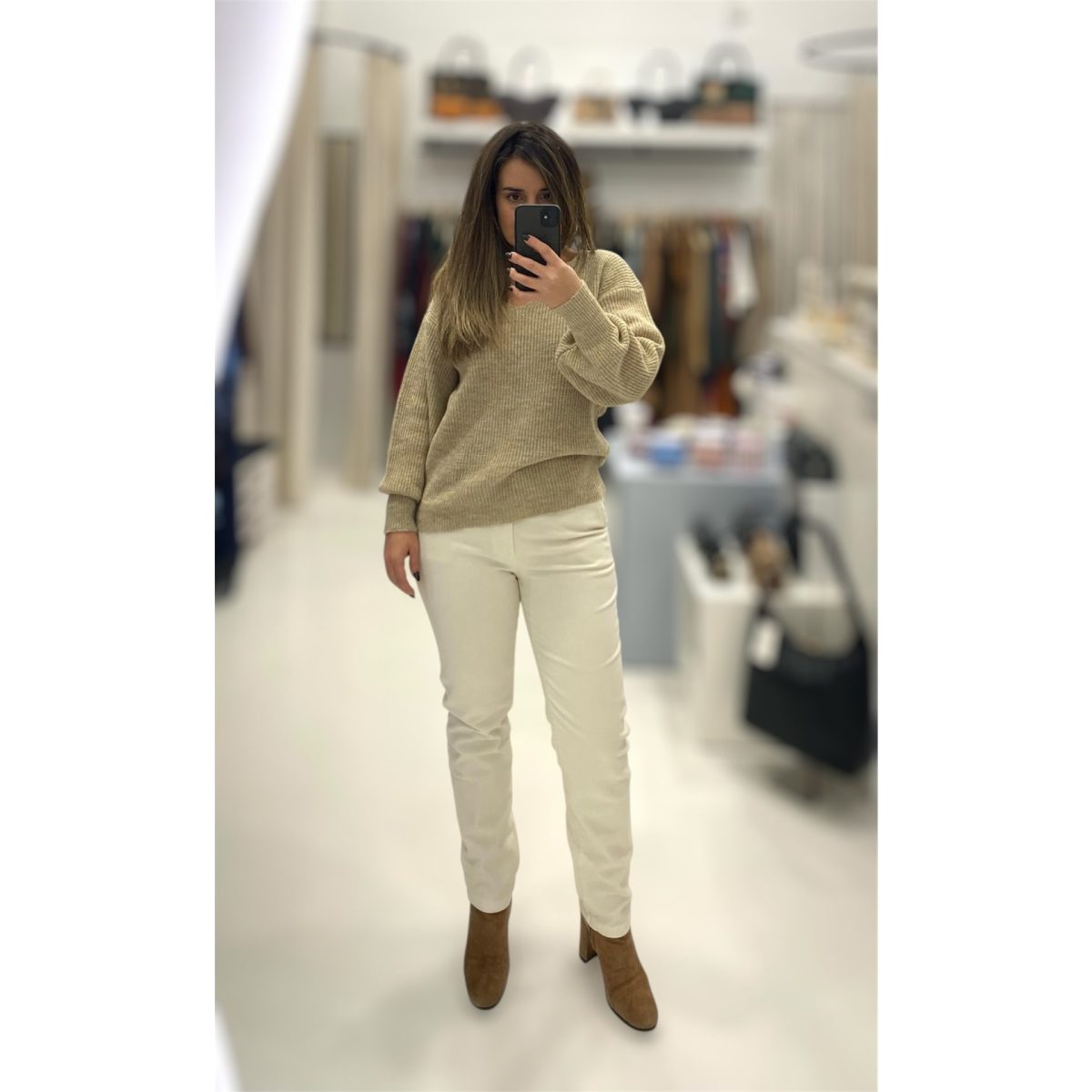 Le Vertige • Soft Sweater • Gold Beige - Image 2