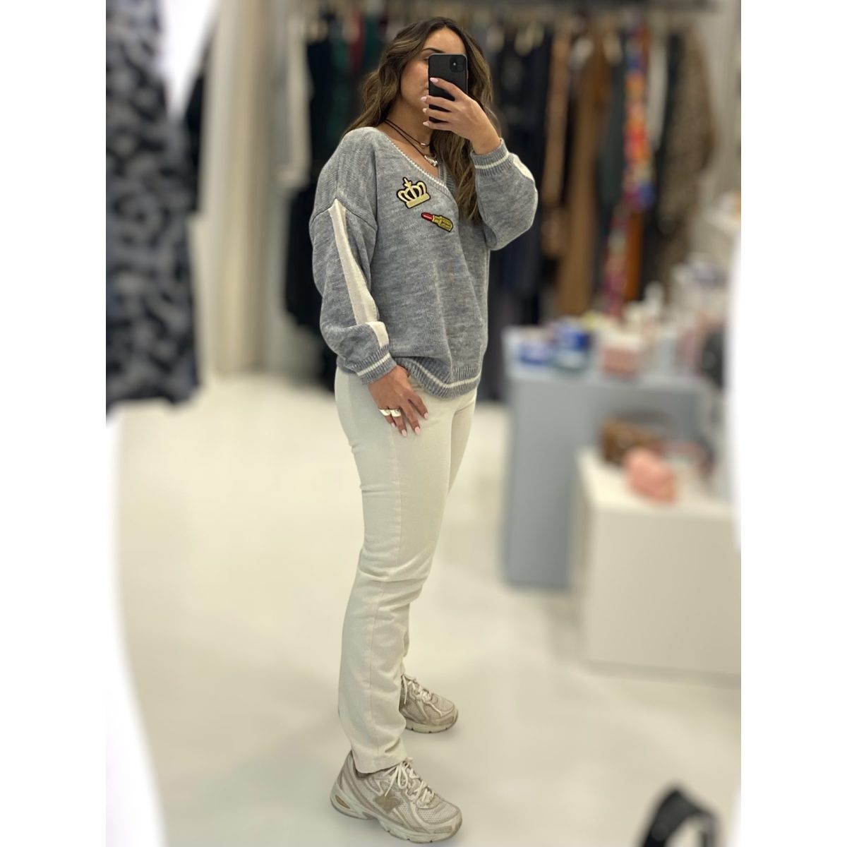 Le Streghe • College Sweater • Cream Grey - Image 3