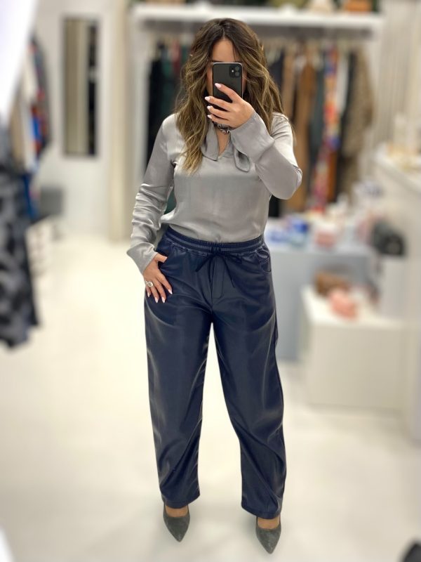 Le Streghe • Knot Blouse • Light Grey - Image 7