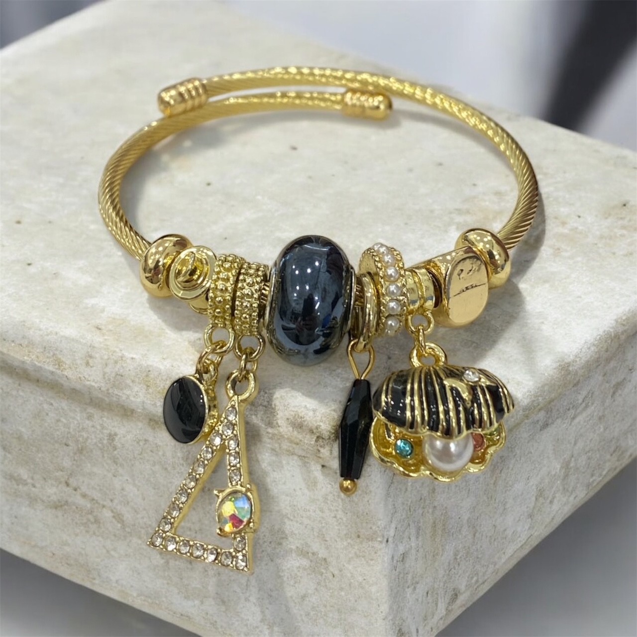 Pisces&Libra • Multi Pendants Bracelet 4 • Gold