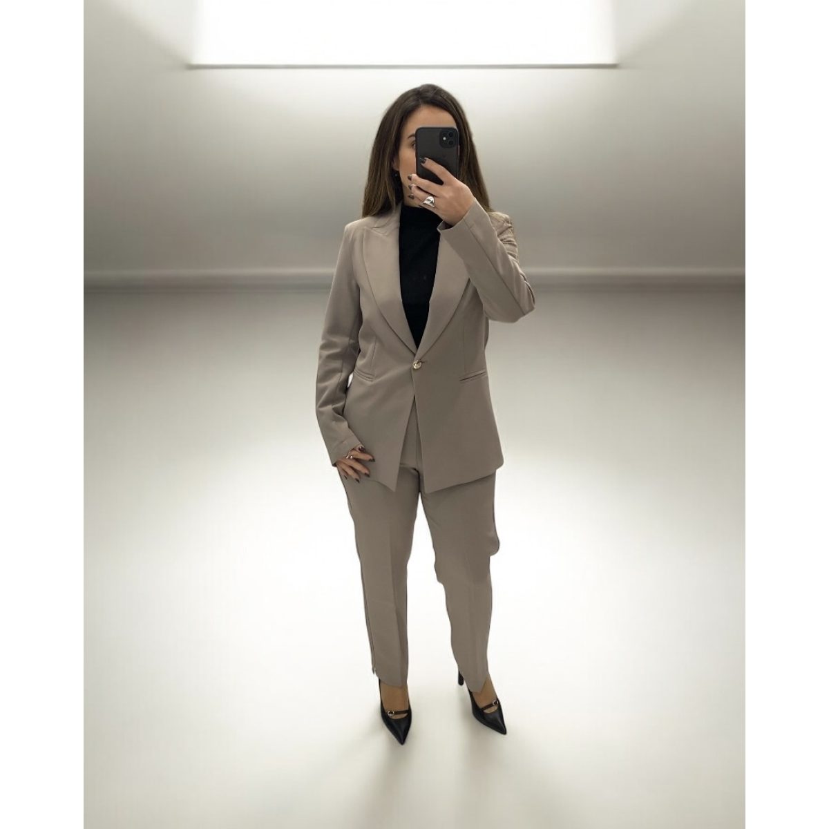 Maryley • Tailored Cigarette Pants • Greige - Image 4