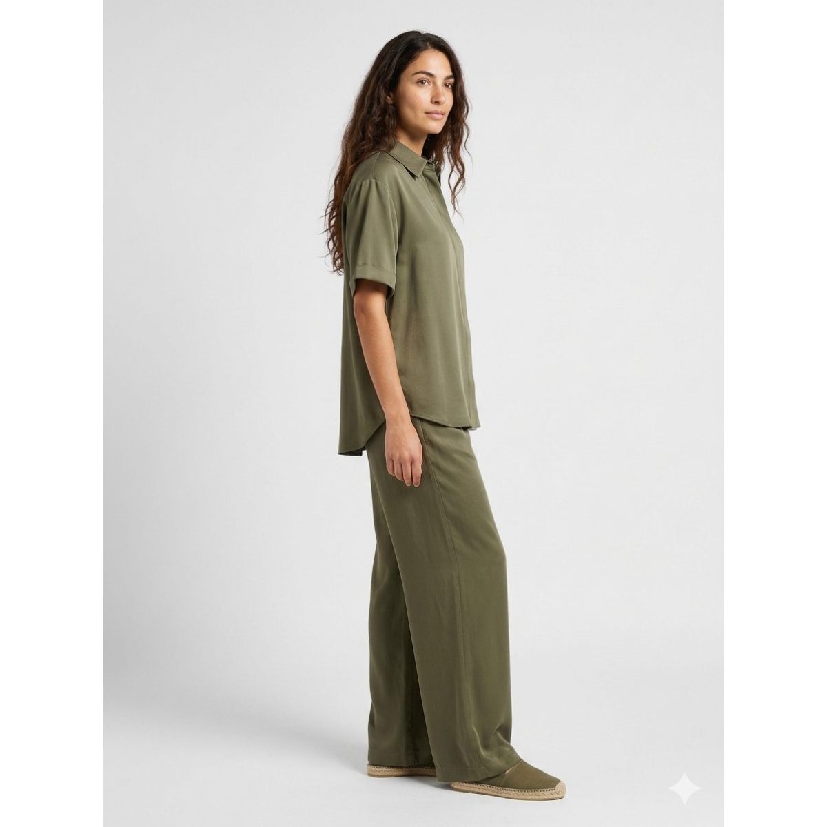 Le Streghe • Oversized Soft Trousers • Olive Militaire - Image 2