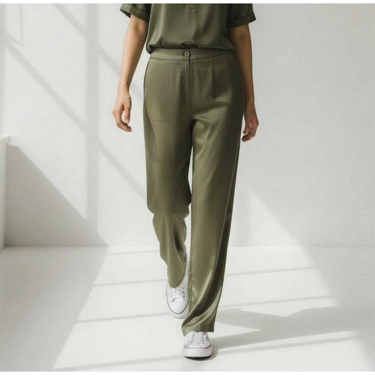 Le Streghe • Oversized Soft Trousers • Olive Militaire - Image 4
