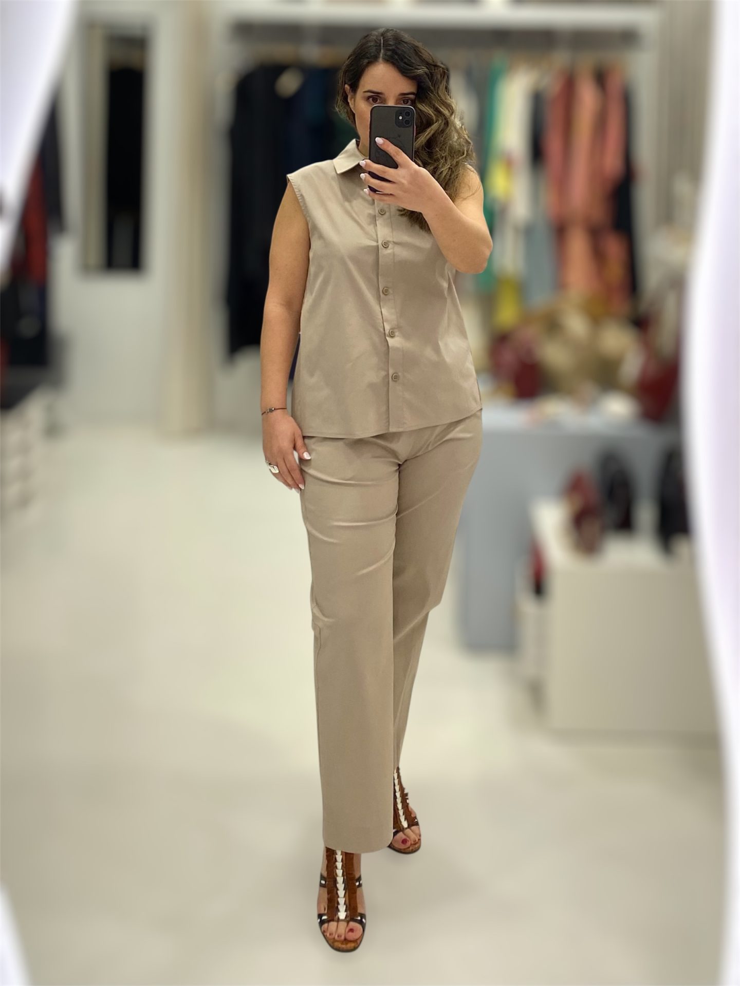 Moutaki • Elastic Waist Straight Pants • Beige