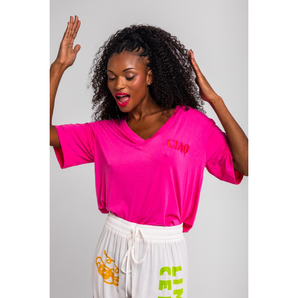 Lolina • Dolce Far Niente V-neck t-shirt • Fuchsia - Image 2