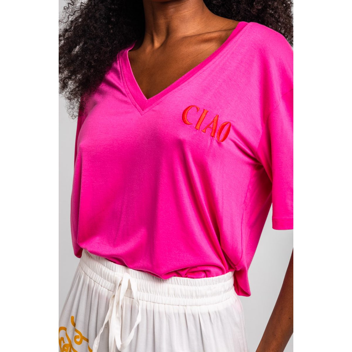 Lolina • Dolce Far Niente V-neck t-shirt • Fuchsia - Image 3